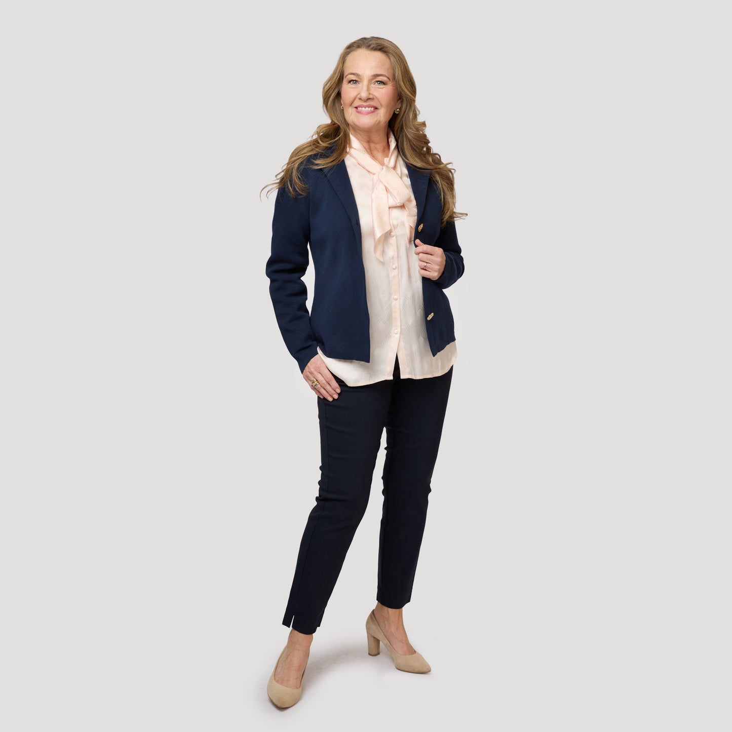 Mörkblått till elegant knytblus