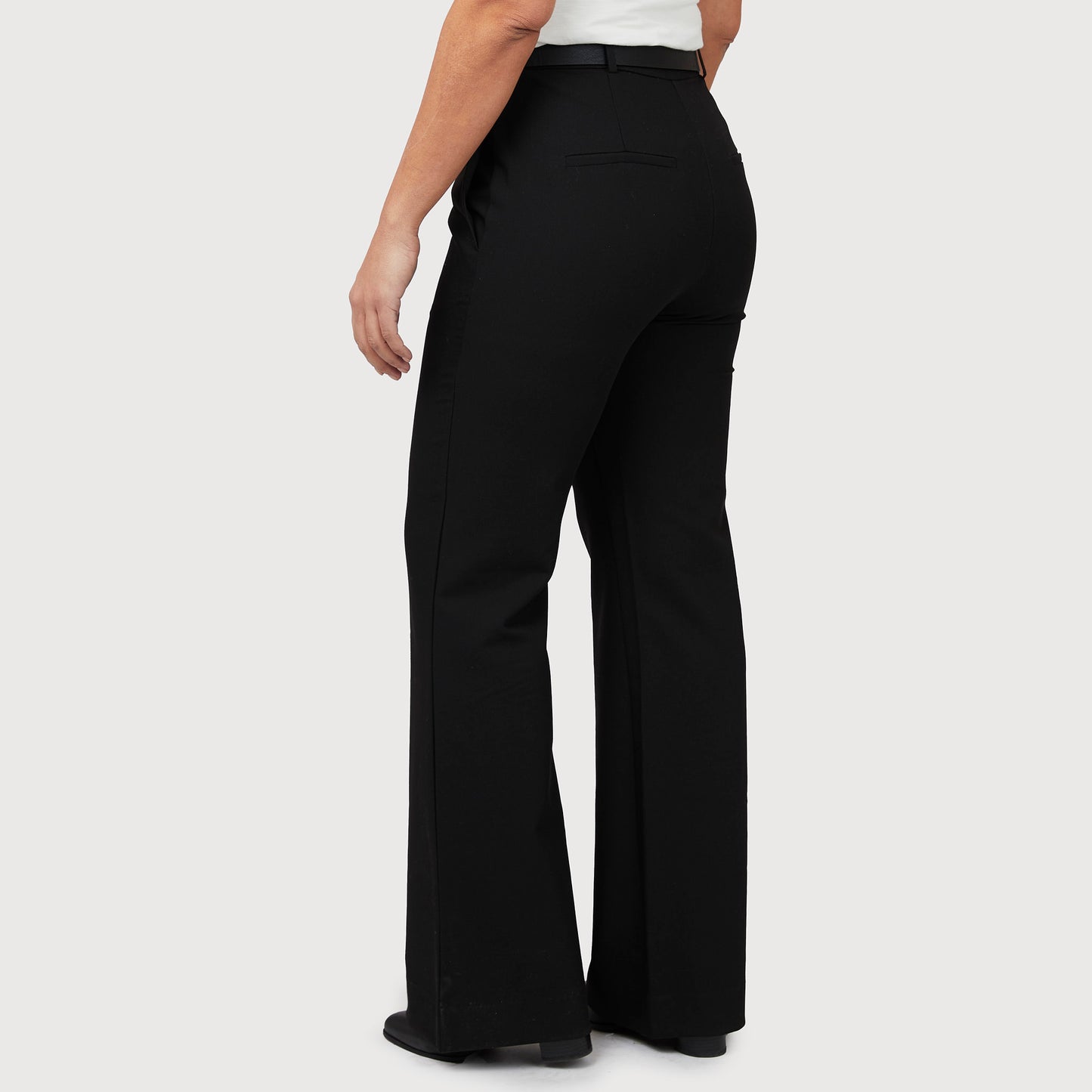 Callie bootcut byxa - Svart