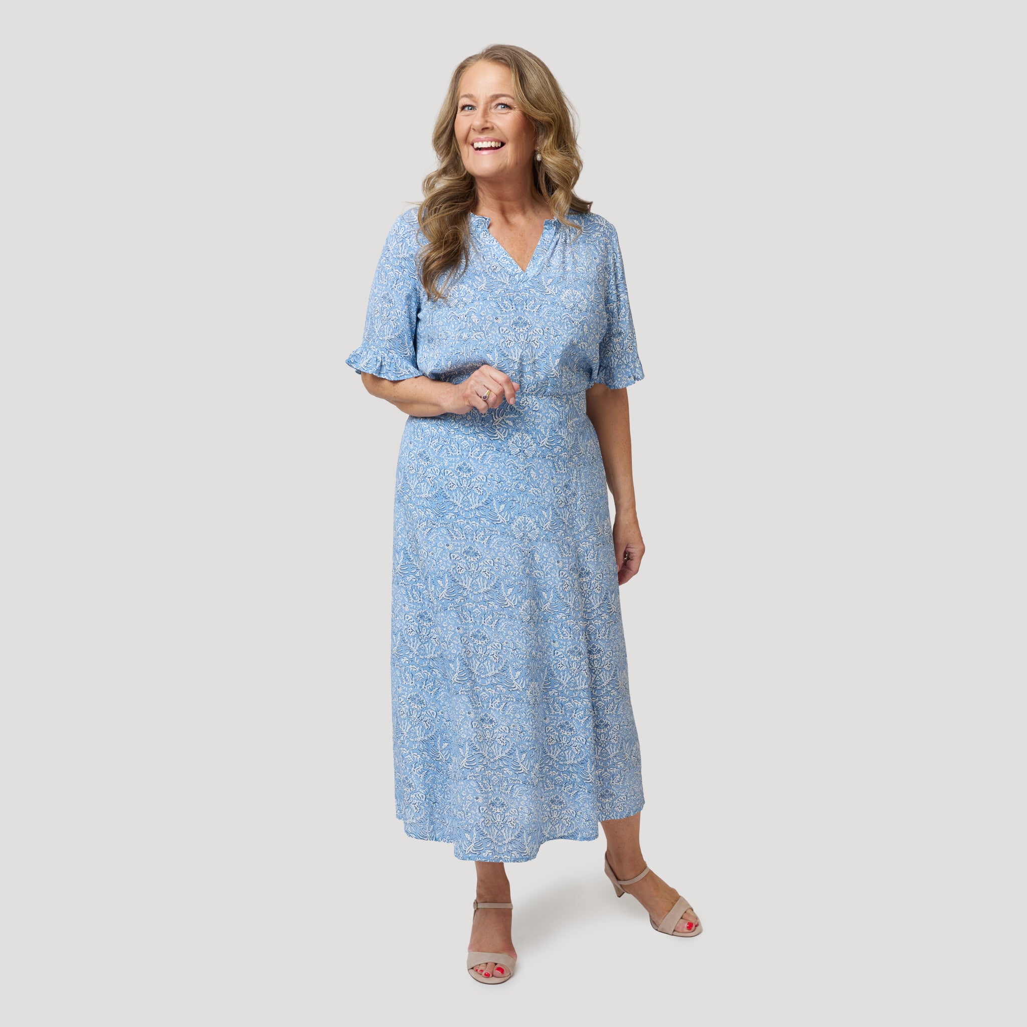 Blåmönstrat set med blus och kjol