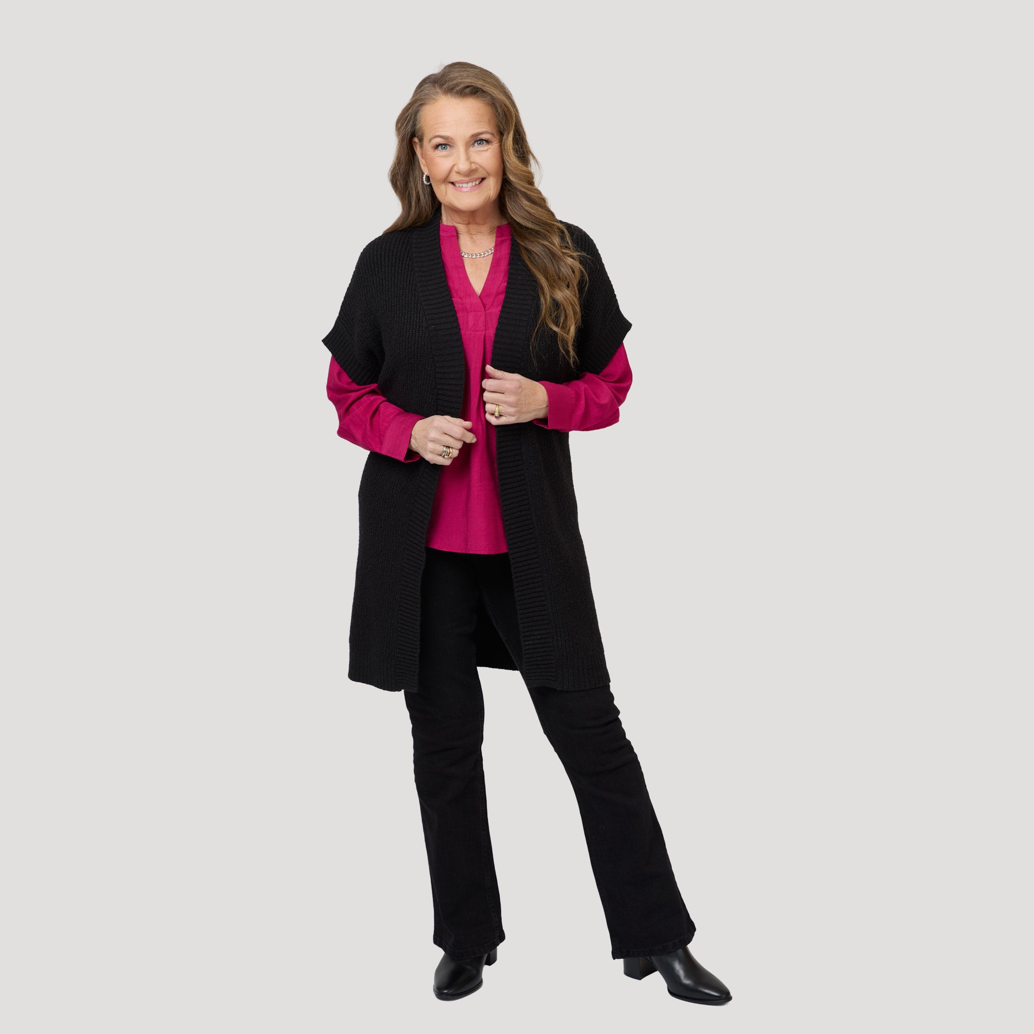 Tummanpinkki pusero mustaan