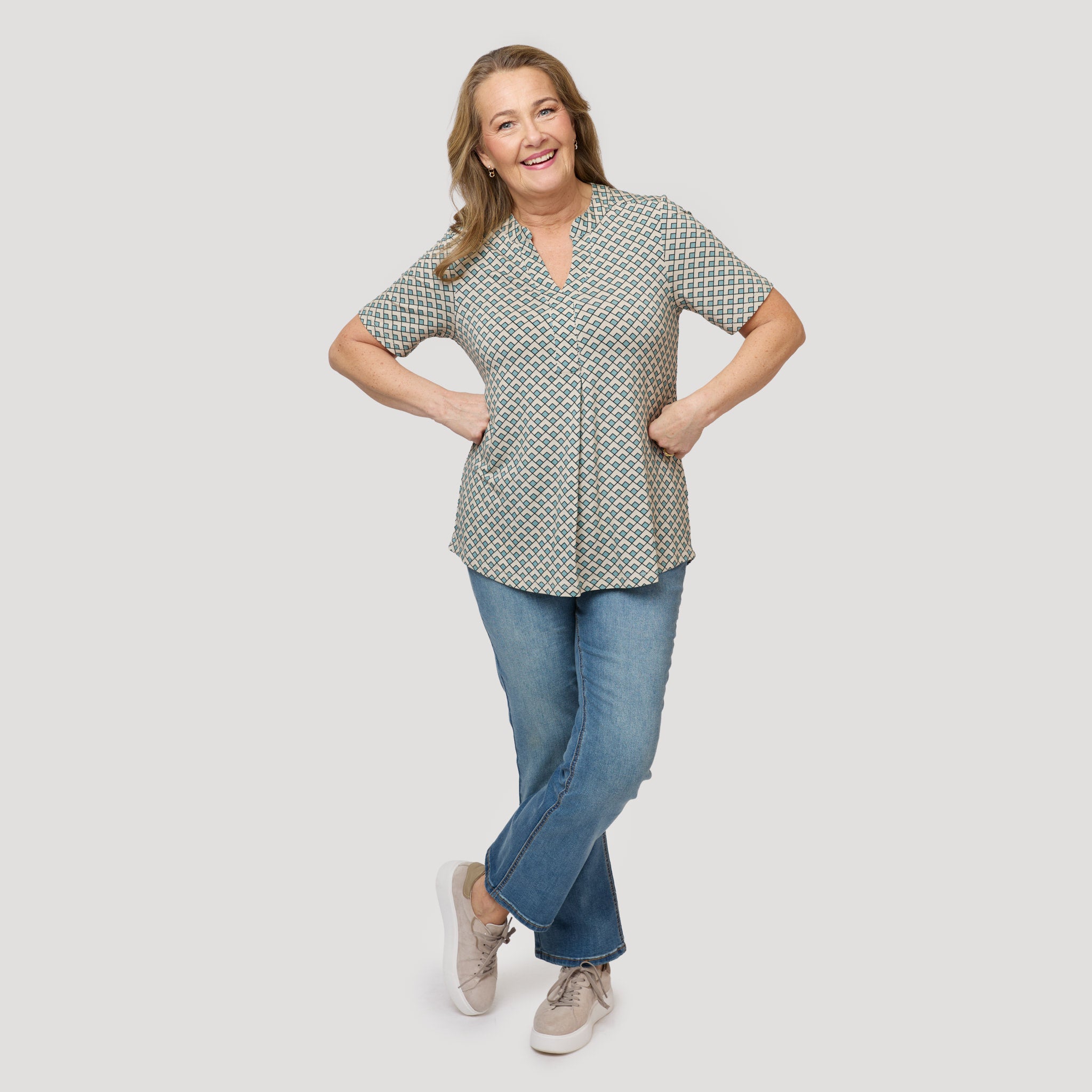 Farkut graafisesti kuvioidun topin kanssa