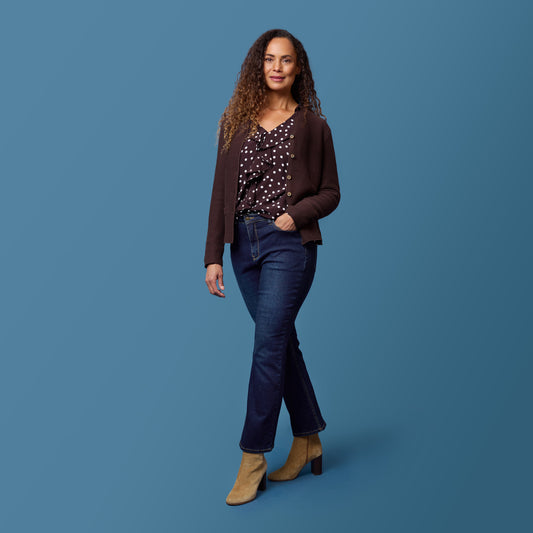 Blus i brunt med matchande cardigan